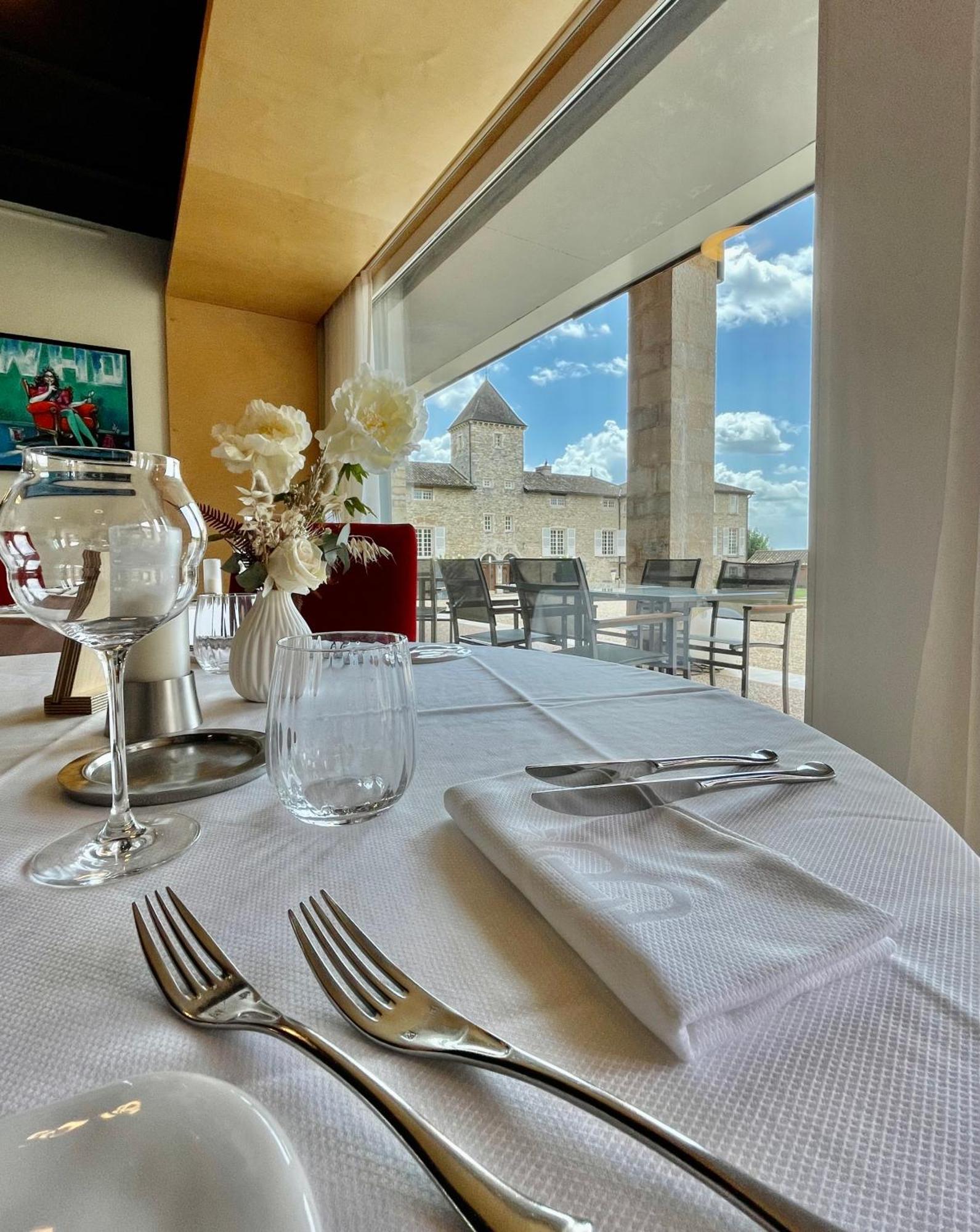 Hotel-Restaurant Le Chateau De Besseuil, Macon Nord - Teritoria Clessé Exteriér fotografie